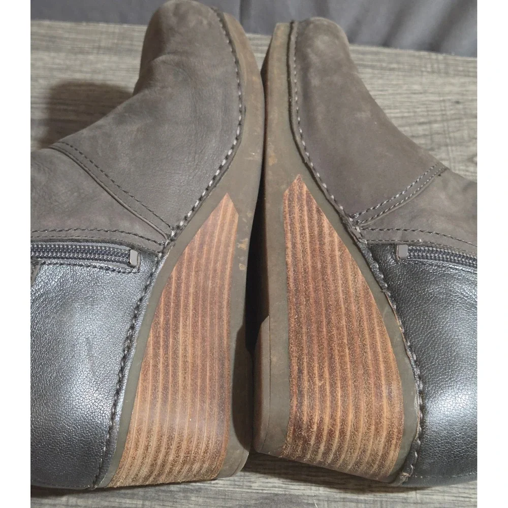 Dansko Shirley Leather Ankle Wedge Boots Womens Size 39 US 9 Gray
